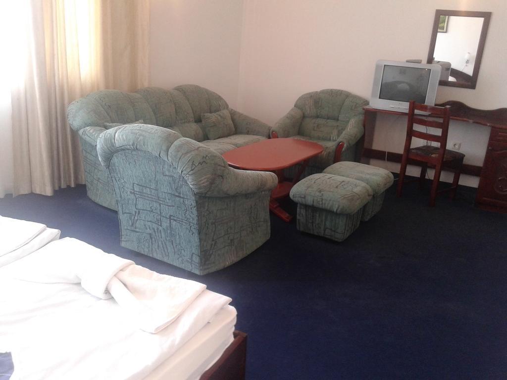 Семеен Хотел Елена Палас Nessebar Chambre photo