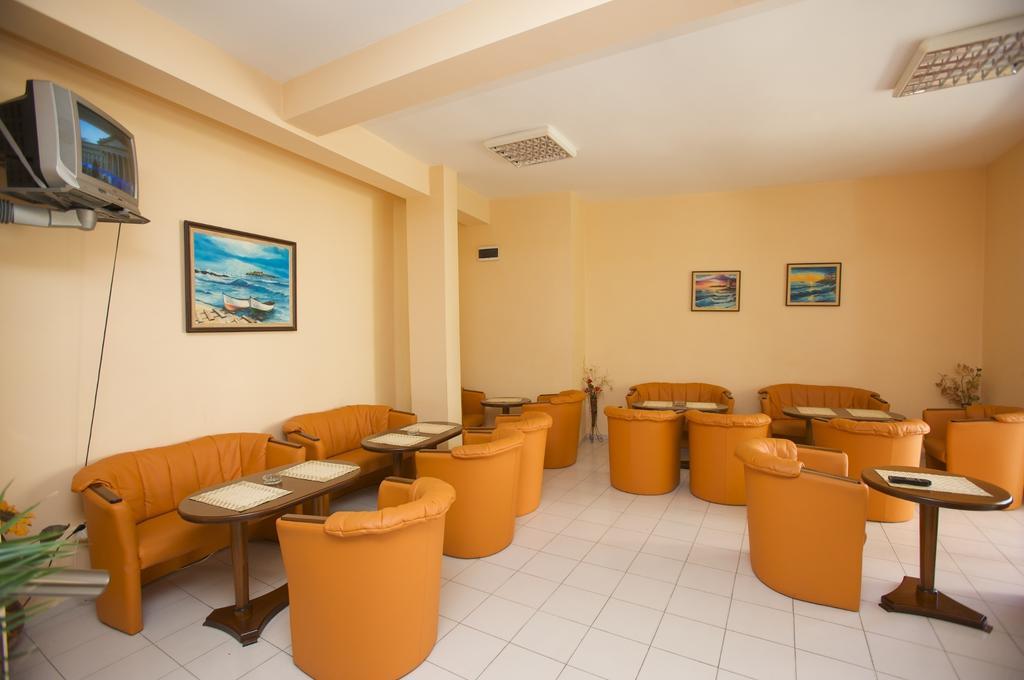 Семеен Хотел Елена Палас Nessebar Extérieur photo