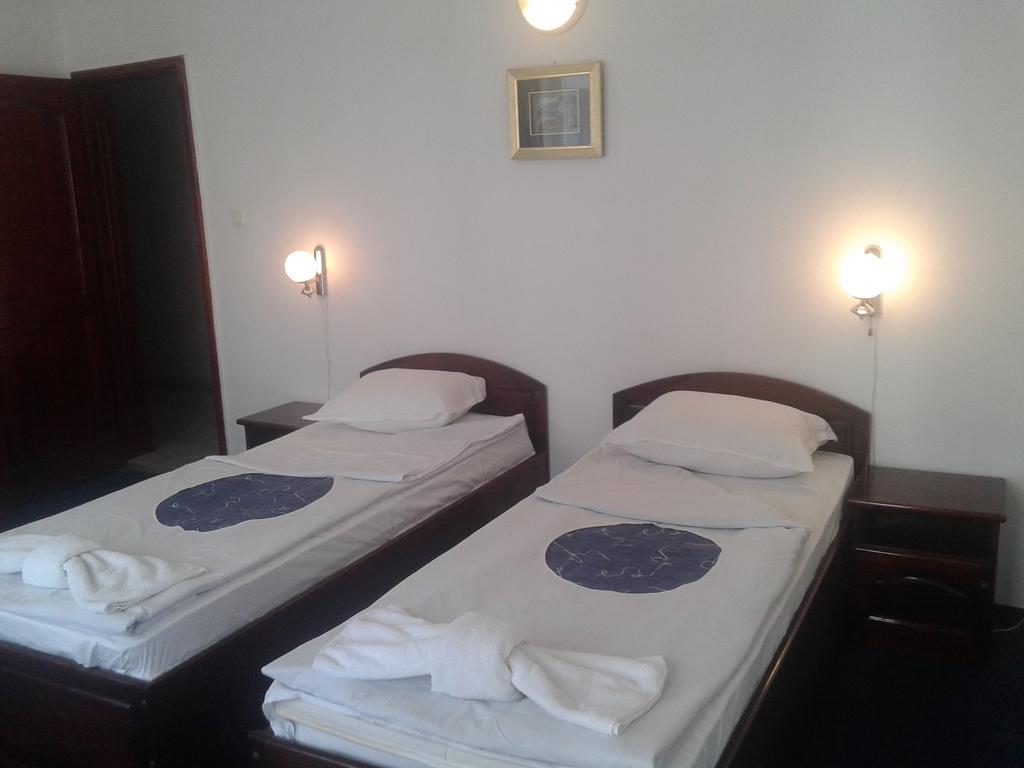 Семеен Хотел Елена Палас Nessebar Chambre photo