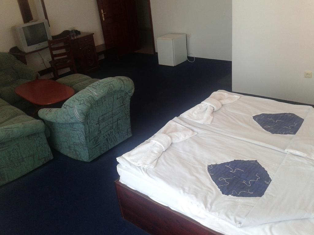 Семеен Хотел Елена Палас Nessebar Chambre photo