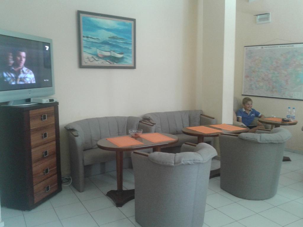 Семеен Хотел Елена Палас Nessebar Extérieur photo