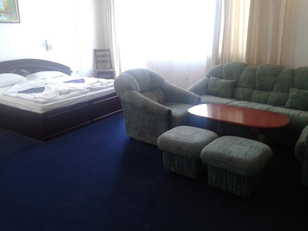 Семеен Хотел Елена Палас Nessebar Chambre photo